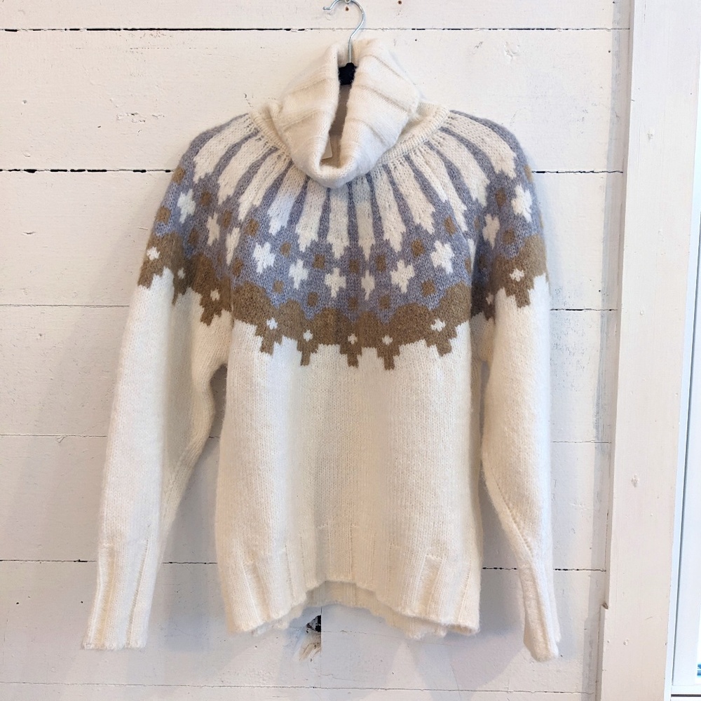 Cozy Bluivy Ski Sweater Turtleneck